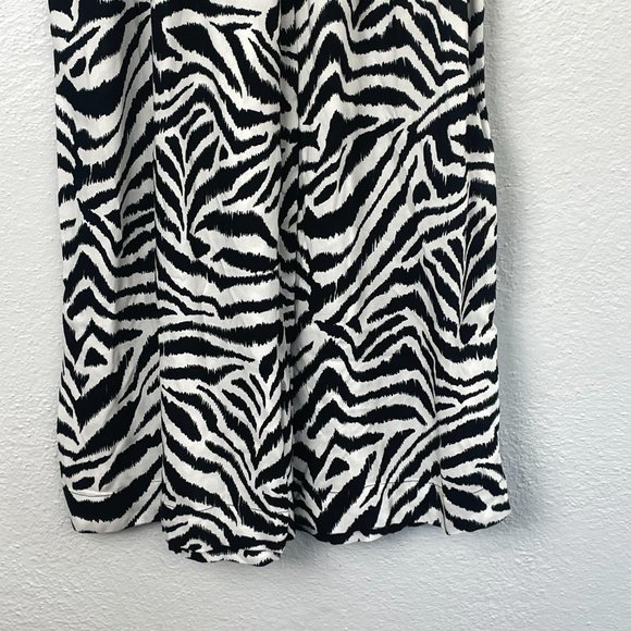 Jessica Simpson Senna Cropped Beach Pant in Etched Zebra - Picture 4 of 6